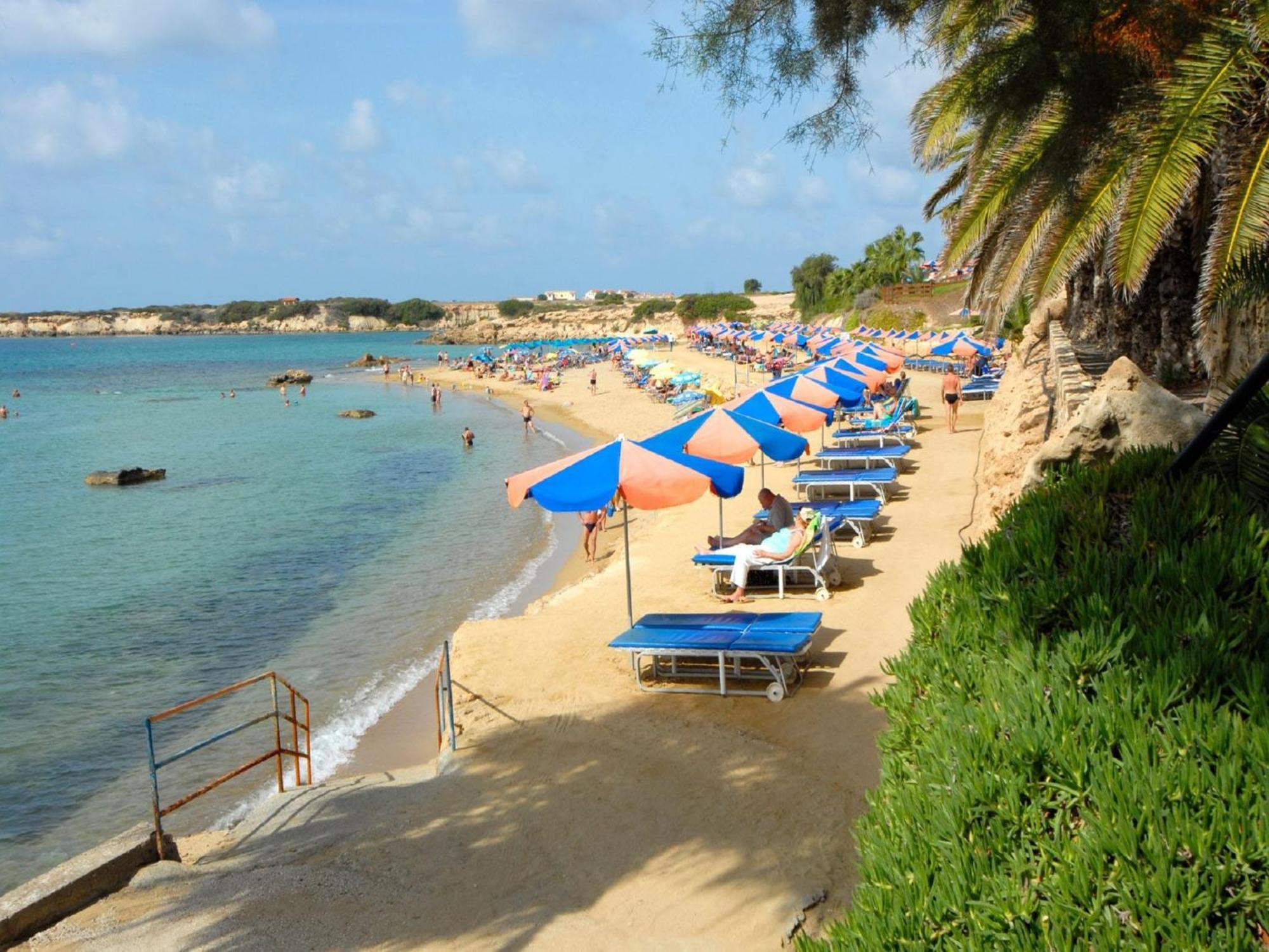 Villa Coralia Gardens 1Km From Coral Bay Beach エクステリア 写真
